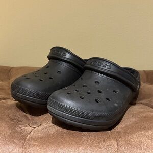 Lined crocs